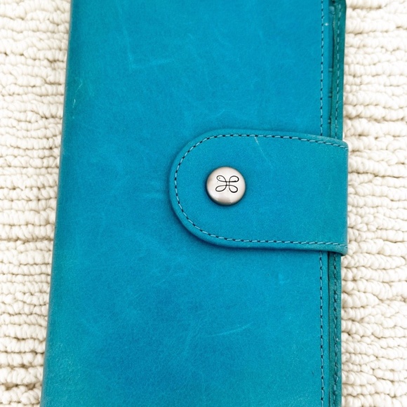 HOBO Danette Women’s Turquoise Bifold Wallet Vintage Collection Wristlet Boho - Picture 1 of 12